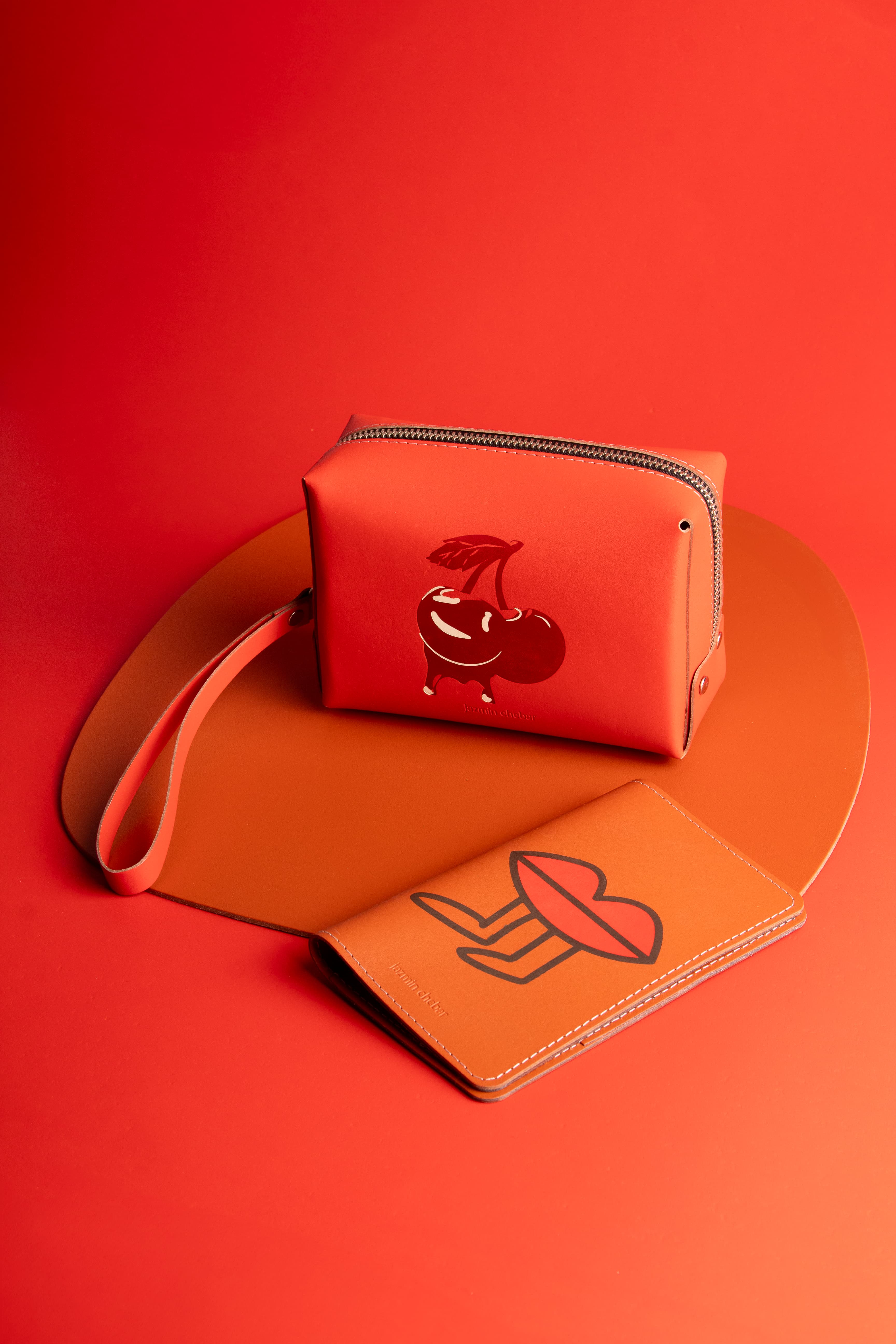 Productos personalizados Vacavaliente: cuadernos, fundas y accesorios de cuero